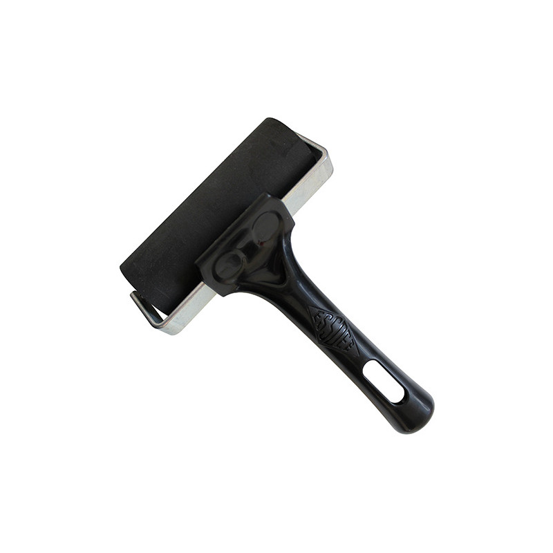 Essdee rubber roller with plastic black handle 10cm