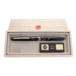 Kuretake mannen-mouhitsu makie-monogatari black - sklep plastyczny - s