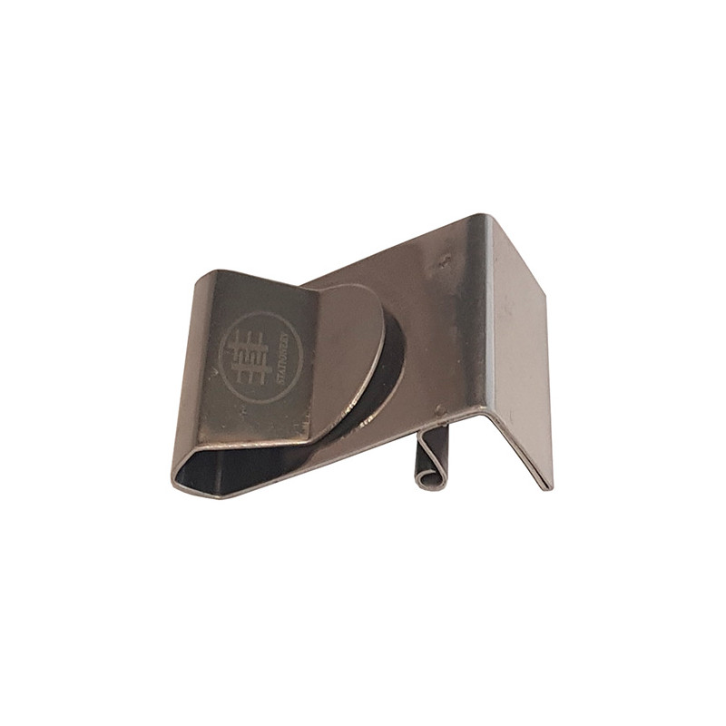 Metal clip securing the pallet to the easel