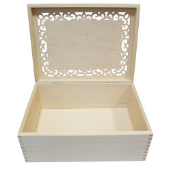 Drewniane pudełko z ażurowym dekorem na wieku - sklep plastyczny - sza