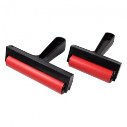 Rubber roller with a plastic handle