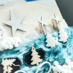 Dp craft 5 clothespins a resin Christmas trees