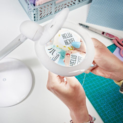 Daylight halo 5D magnifying glass table lamp